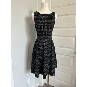 Elle Black and White Sleeveless Dress Work Dress | Size 8